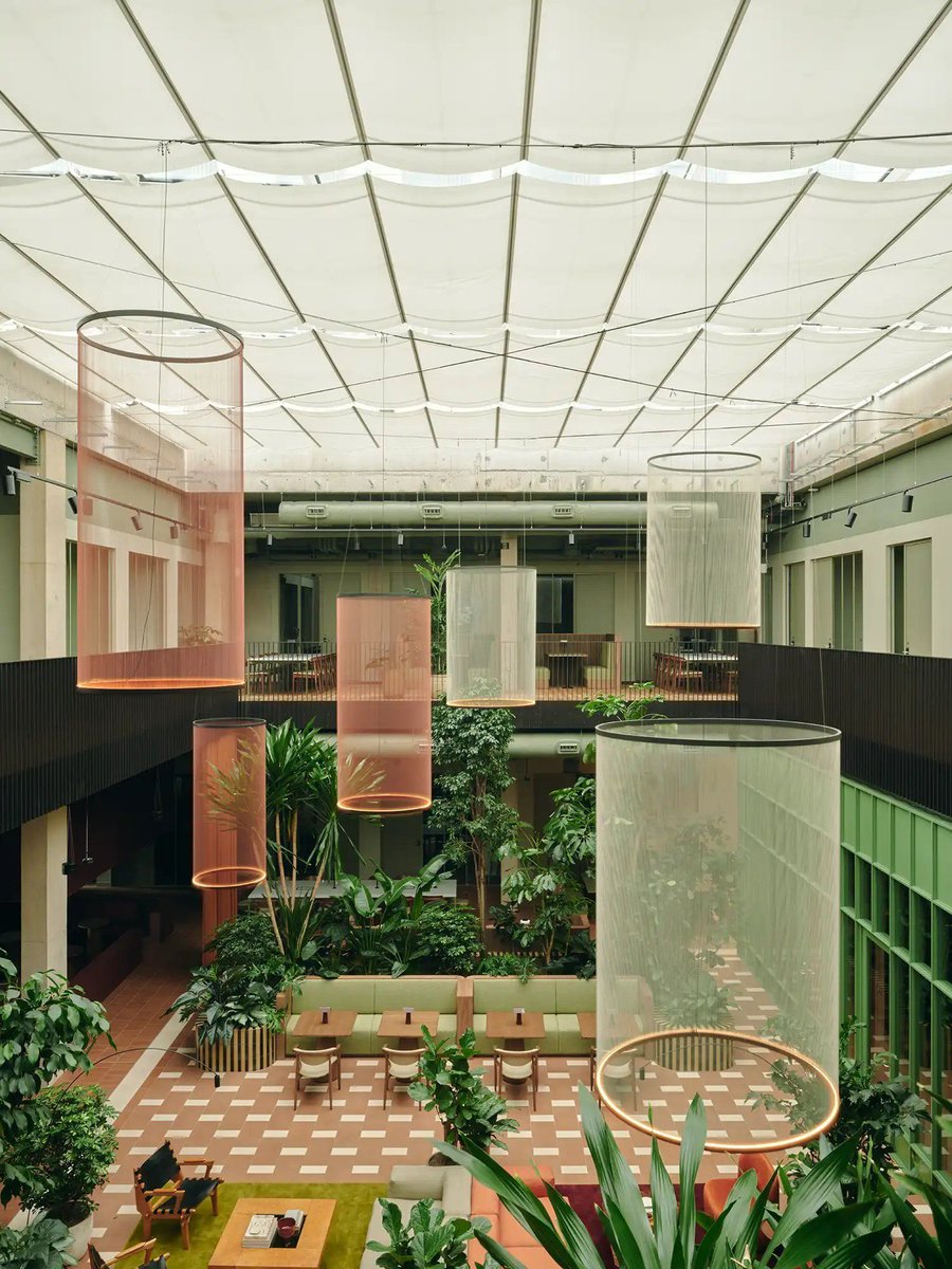 linear_magazine's tweet photo. Here for the hospitality-ification of the office https://t.co/R6kVNwfyiQ