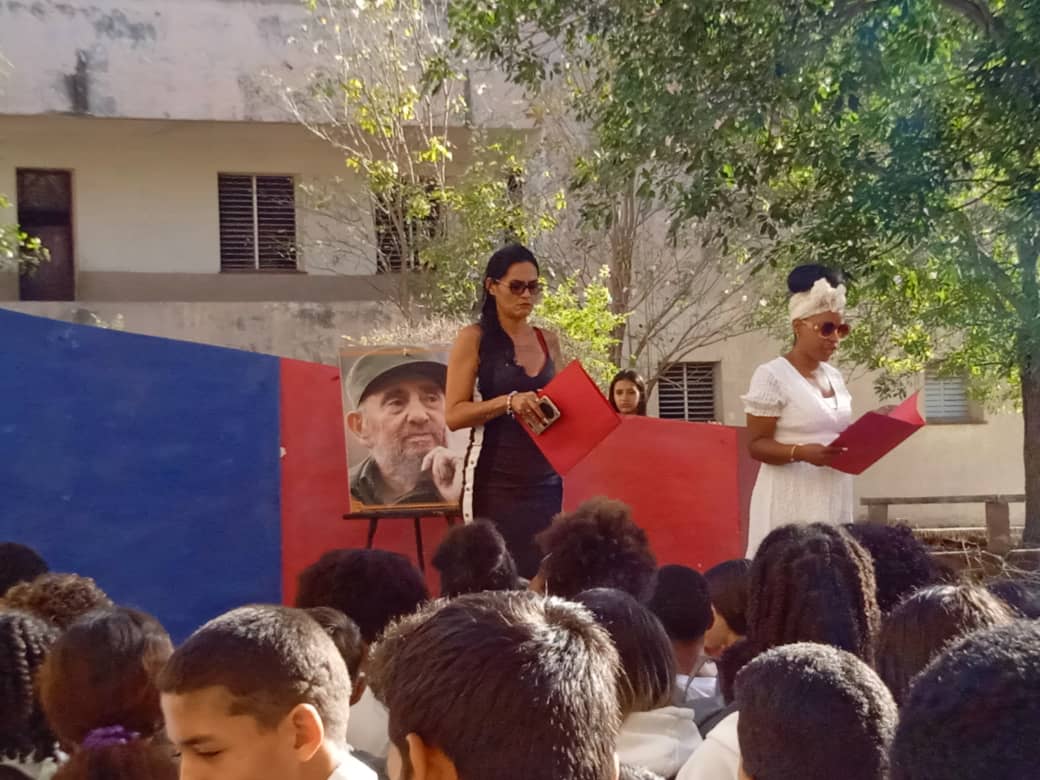 DgeMtz's tweet photo. 🔊 ¡UNIDAD Y RESPALDO TOTAL!
🏫 Secundaria Básica "Ramón Mathiu"
👥 Matutino especial con presencia de Mayara Ramírez (Buró) y Mary Franco Roja (Educación Municipal)
✊ Ratificamos nuestro apoyo al General de Ejército Raúl Castro Ruz.
#dgmemtz #CubaMined #MatancerosEnVictoria https://t.co/AmzfgF6HjO