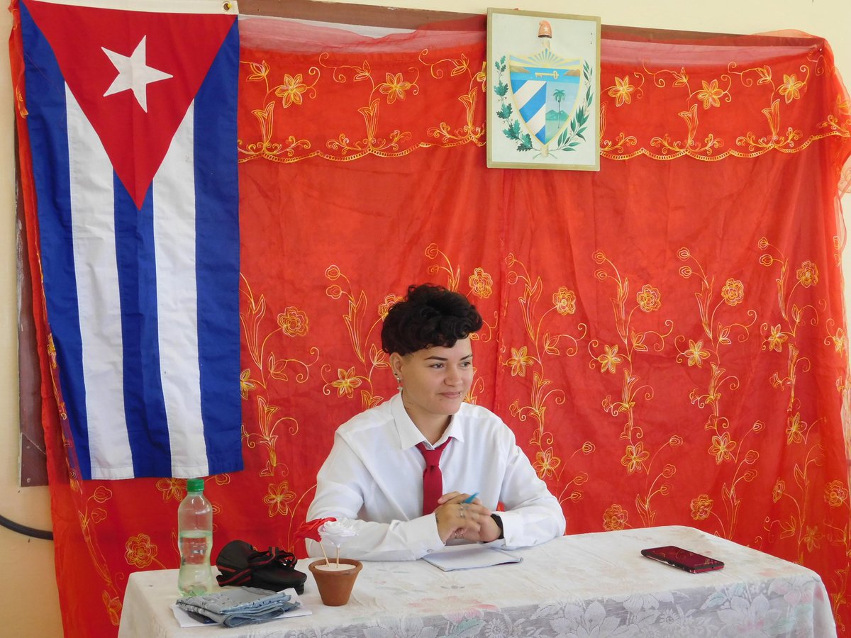 ULTCuba's tweet photo. Se llevó a cabo el ejercicio de culminación de estudios de la estudiante Yenelia Zaldívar Meneses, de la carrera de Licenciatura en Lenguas Extranjeras con Francés como segunda lengua (Traducción e Interpretación) perteneciente a la hermana @Universida89001. https://t.co/GMnnC5zqov