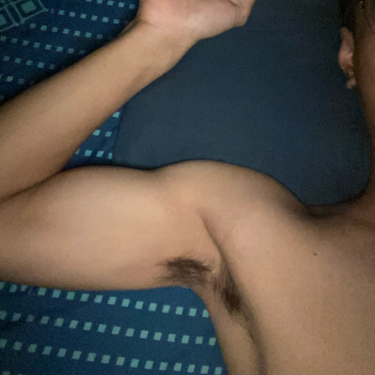 depressedasfag's tweet photo. Muscle memory gw mulai keliatan, walau masih kicil🤏🏻 https://t.co/z0IkIZNqKH