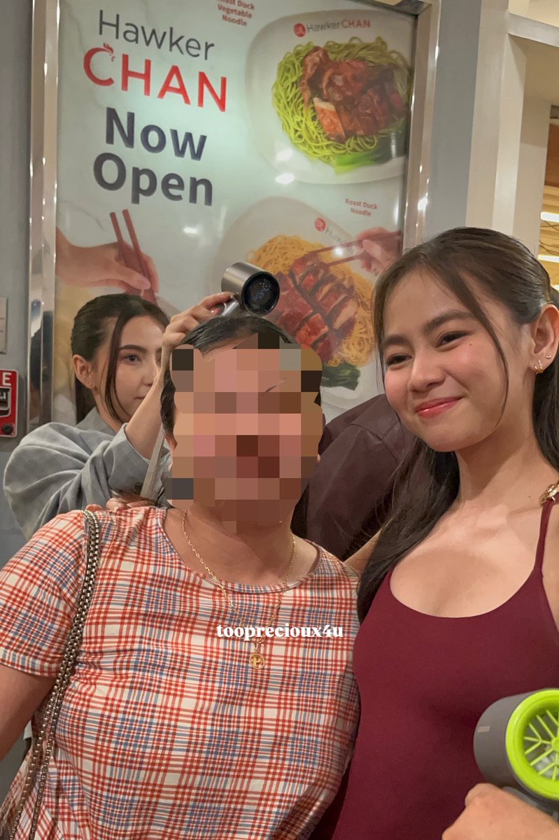 tooprecioux4u's tweet photo. ilysm @iamsarajoe!!! talagang hindi niya inalis yung fan kay ash, kahit sabi ni ash na “ok lang, di naman ako pawisin”😭💙 love ko kayo My SarAsh🩷 https://t.co/ntNy8SiZ18