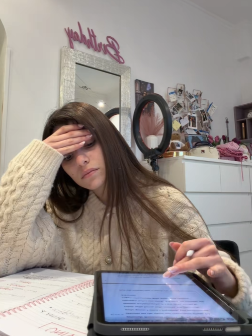 SOFICTIONALLY's tweet photo. ㅤㅤㅤㅤㅤㅤㅤㅤㅤㅤmom, i'm tired.
ㅤㅤㅤㅤㅤㅤㅤㅤㅤ #KAPPANATION ⎯ #phuprpg https://t.co/sL265zWlbd