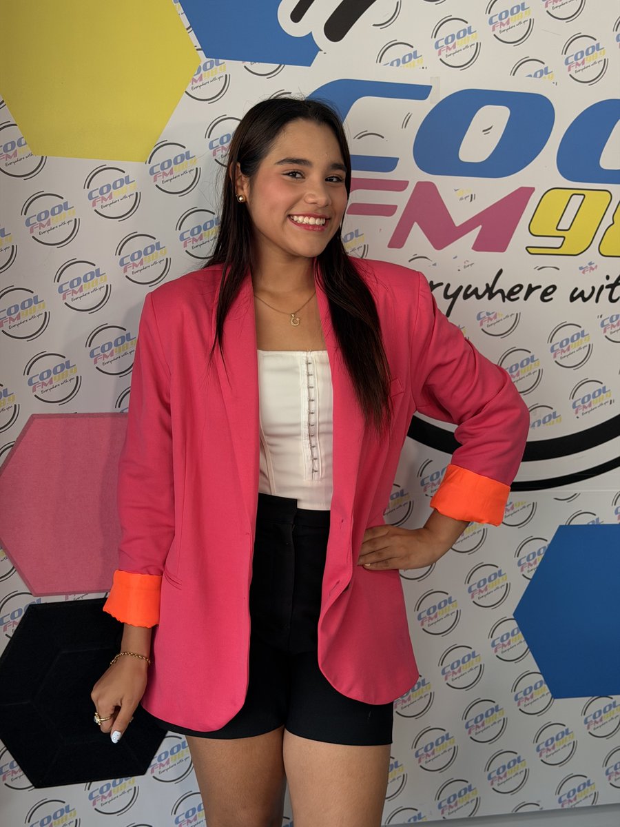 CoolFM989's tweet photo. "Dreams On Air" lo cuminsa pronto na Cool FM 98.9. Samantha Romero lo ta e hoben tras di control pa asina por informa, educa y inspira otro hoben pa sigui riba e bon caminda. Stay tuned pa mas updates! https://t.co/PoonM2VjwG