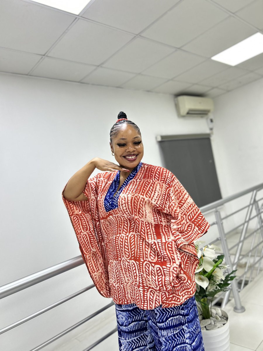 girllikecoco_'s tweet photo. 🗣️: you cannot wear traditional attire on a monday

My employer says otherwise 🤭 https://t.co/plcIX5qhqf
