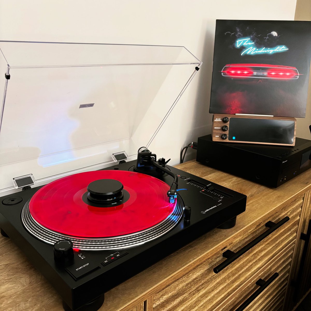 chrisdewse's tweet photo. Requesting a brief rain/cool reprieve please 🥵 @TheMidnightLA #DaysOfThunder #vinyl #vinylcollection #vinyljunkie #vinyladdiction https://t.co/a3ZILPw5uW