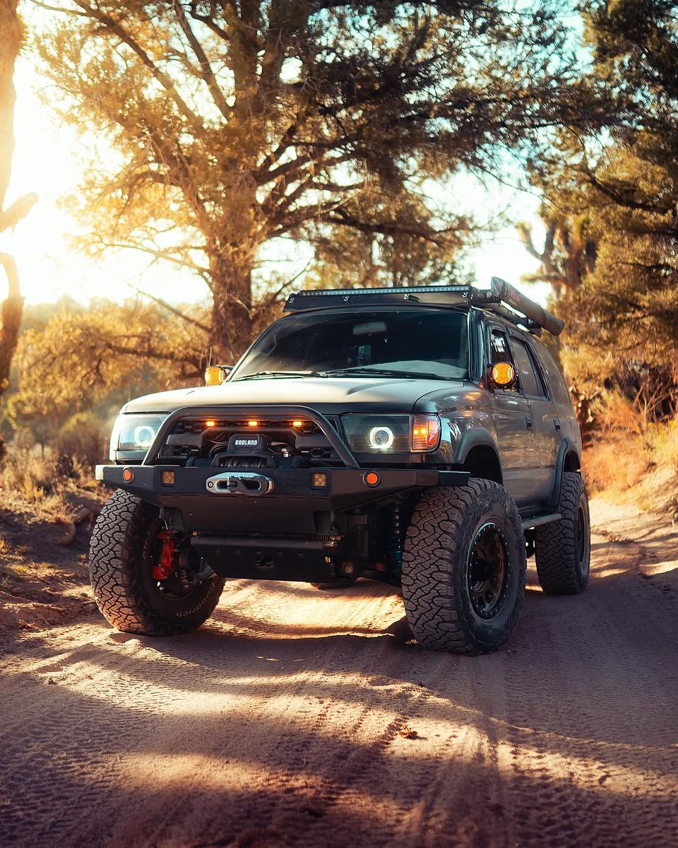 BFGoodrichCAN's tweet photo. Ambiance safari, terrain canadien. C’est la saison hors route qu’on attendait.

Profitez-en, et soyez prudents.
https://t.co/cnvVIwWey3 

#BFGoodrich
#ConçuSurBFG
#DeQuoiEsTuCapable
#HorsRoute
#PrêtPourLesSentiers

📸 IG // nomad_t4r https://t.co/OTAZzOCFqM