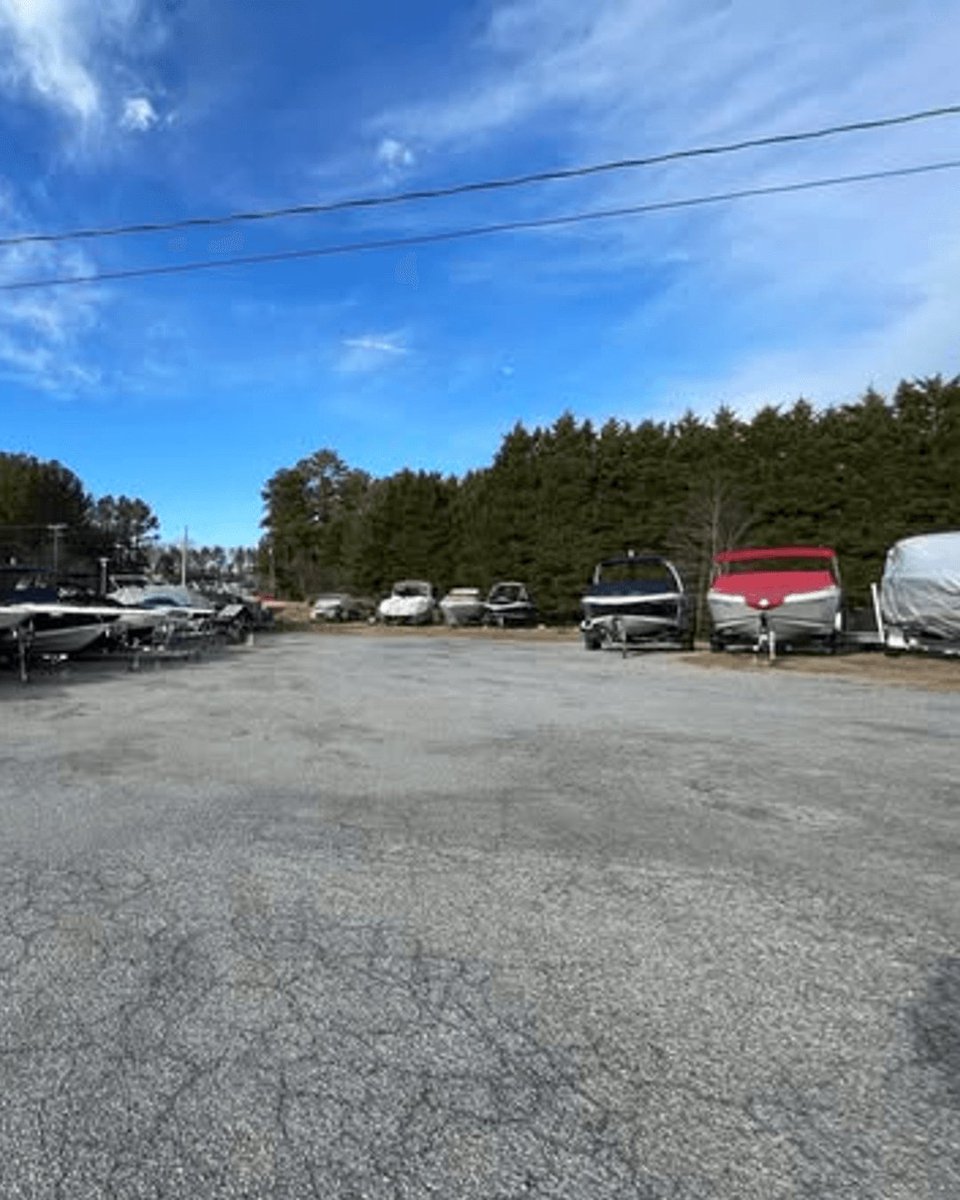 Magnumboating's tweet photo. More boat for your money—right now. Pre-owned Chaparral, Robalo &amp; pontoons on Smith Mountain Lake, priced to move. From starter boats to low-hour luxury, we have your budget covered. Act fast—these won't last!

Come by/virtual in and save!   https://t.co/RS1NXaxJkY https://t.co/bkQMhdJTNd