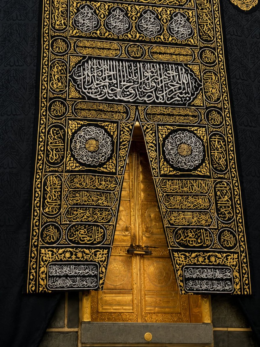 roz_ktk's tweet photo. Makkah   ❤️❤️ https://t.co/hJhxHIBodP