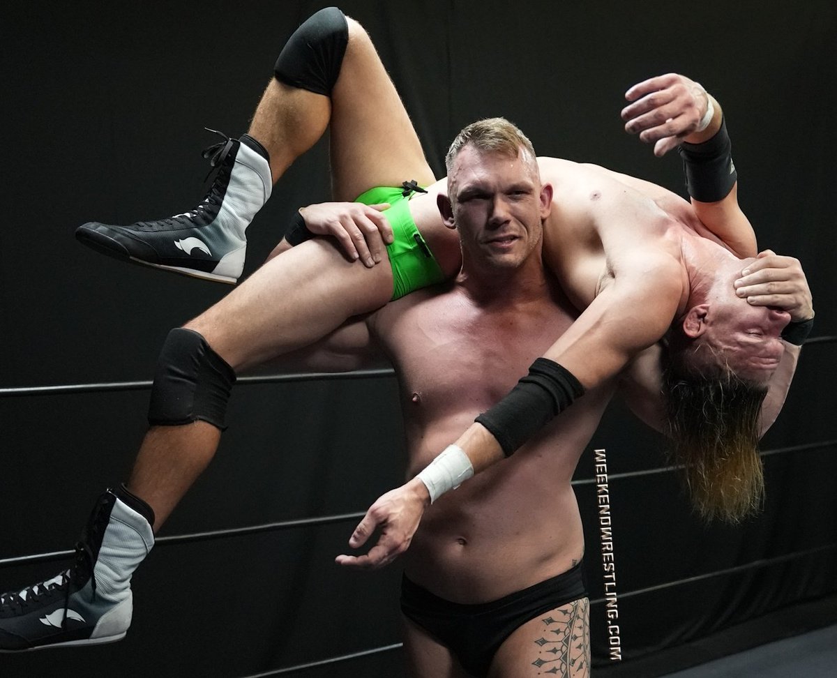 WeekendWrestling tweet media