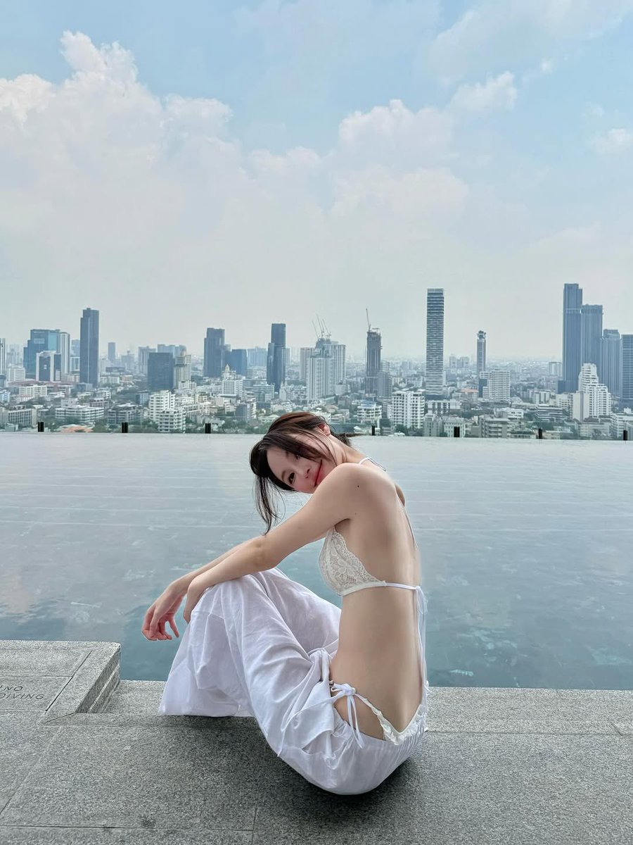 rarebaeiby's tweet photo. ᅠ

ᅠ

Liburan sudah memanggil 😎

ᅠ

ᅠ https://t.co/zn7of9PpU4