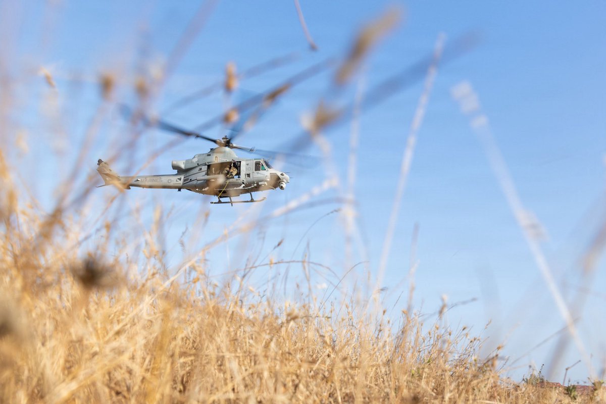 1stMEF's tweet photo. #USMarines with I Marine Expeditionary Force, conduct a Tactical Recovery of Aircraft and Personnel course at Marine Corps Base Camp Pendleton, California, May 18, 2026. https://t.co/3qo2NBUhLt