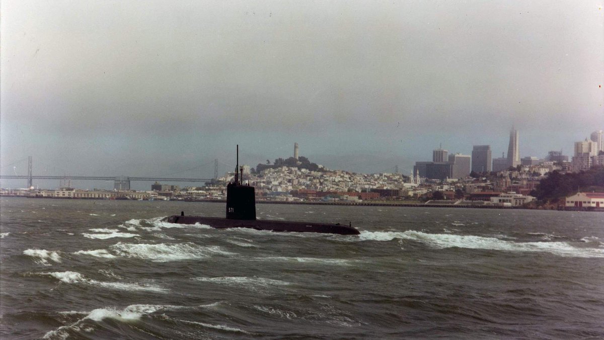USN_Submariner's tweet photo. Underway on nuclear power for the last time 🫡
OTD in 1979: USS Nautilus (SSN-571) reached Mare Island Naval Shipyard for inactivation, her final day underway on nuclear power. https://t.co/Yc9aH7NmTC