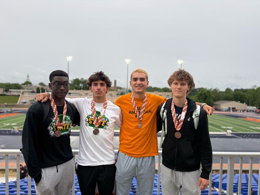 spencerfisher0's tweet photo. I had a great time competing at state and competing against the best! We were able to medal twice. Exited for what comes next! @coachshoeUHS @UrbanaHawksFB https://t.co/o6V2jVh7f5