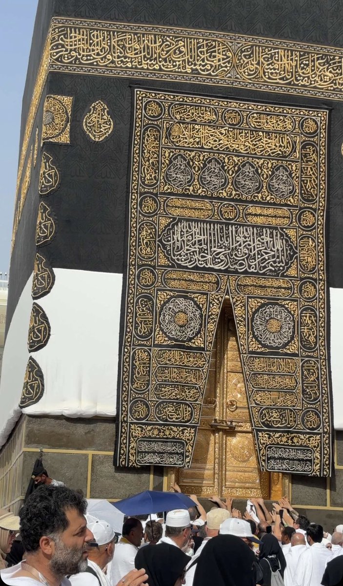 AlrowailiMema's tweet photo. في يوم عرفة 🌿
نسأل الله أن يتقبل صيامكم وطاعاتكم، وأن يكتب لكم الأجر والمغفرة والعتق من النار.
اللهم اجعل هذا اليوم شاهدًا لنا لا علينا، وارزقنا فيه دعوة لا تُرد، ورحمةً لا تنقطع، وطمأنينةً تملأ القلوب.

تقبل الله منا ومنكم صالح الأعمال 🤍
#العشر_من_ذي_الحجة 
#يوم_عرفة https://t.co/oHAcswxVAh