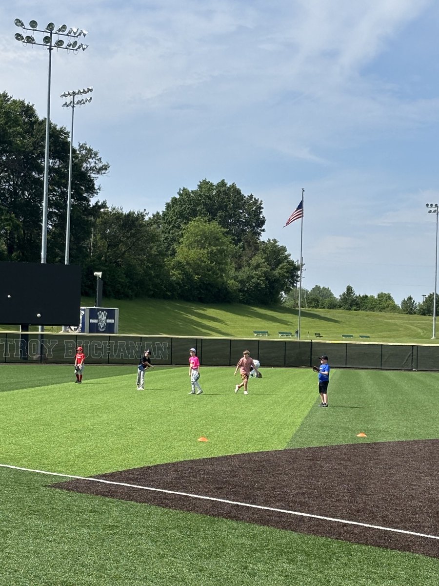 tbhs_ad's tweet photo. Youth Baseball camp with Coach Krato and staff today at TBHS https://t.co/sH33Mv4nMu
