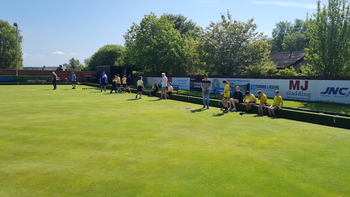MorningsidePS's tweet photo. A huge thank you to Newmains Bowling club and Active schools for a fantastic day. P6 had a great morning in the 🌞 learning a new sport. Some great bowls skills P6. Well done 😎😃. https://t.co/QO5MFit1nZ