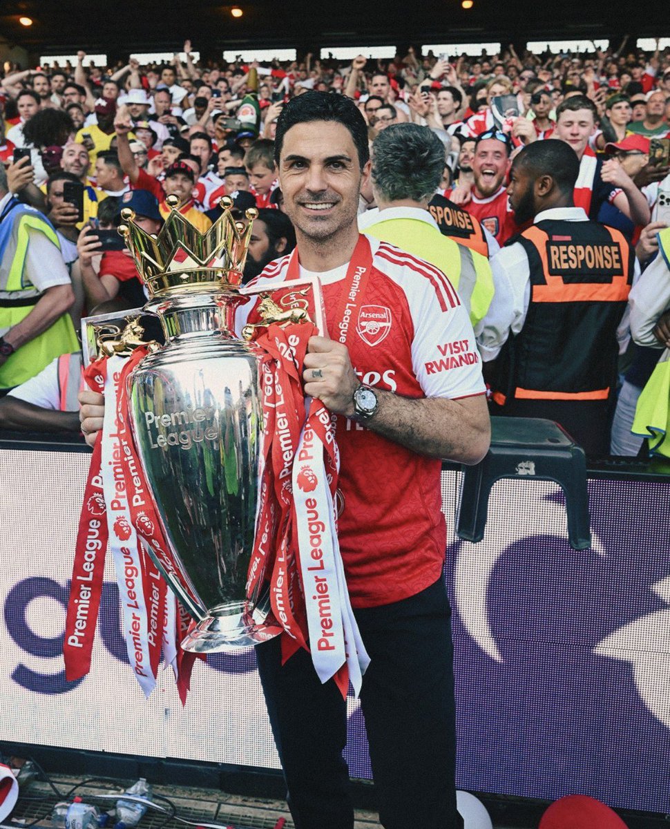 Salibasexual02's tweet photo. These photos of Arteta hit hard.

All those ‘if he don’t win a trophy he needs to be sacked’ from rivals who had our best interests at heart 😂 these pictures would make their heads hot. https://t.co/APSTbx8au8