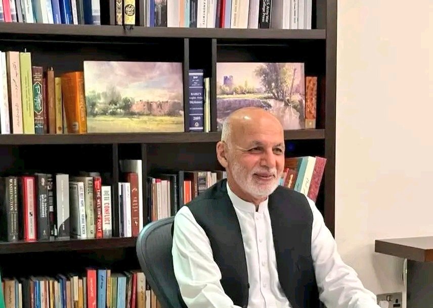 HafizUmari313's tweet photo. د تېرې ادارې مشر محمد اشرف غني،
پاکستان ته وریادوم چې افغانستان ته دې د مشرق د علامه شاعر، اقبال له سترګو وګور��، په ارزښت او وقار دې یې ځان وپوهوي او درک دې کړي چې آسیا د خپل زړه له ثبات پرته ثبات ته نه شي رسېدلی. دا تصور دې هم له سره و ایستل شي چېاستعماري کرښې زموږ دردونه .... https://t.co/1Sb4CdYYM4