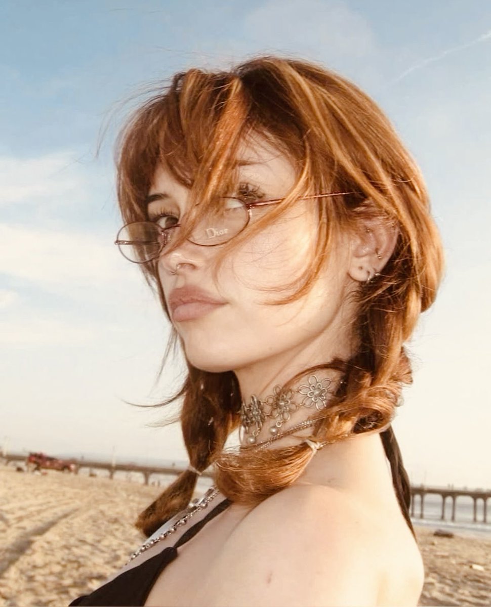 lina ✮ tweet media