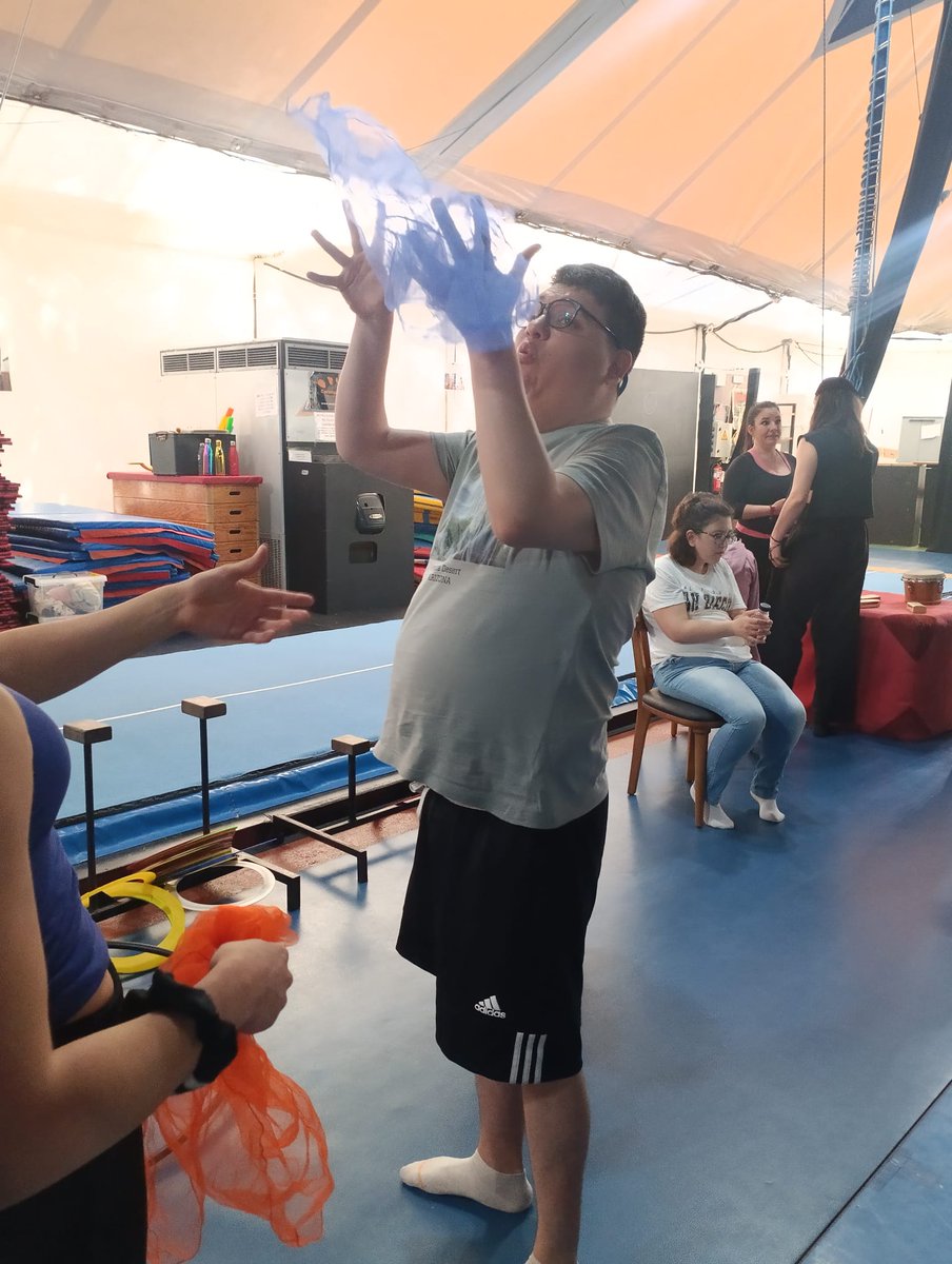 FISJ_Madrid's tweet photo. 35 alumnos, usuarios y residentes de la Fundación han participado en dos talleres de Circo Adaptado dentro del proyecto #InclusionArte. Gracias a @carampacirco  por seguir impulsando estos momentos que celebran la diversidad gracias al maravilloso mundo del circo. 💜
#Inclusión https://t.co/xeV8pEz8Hz
