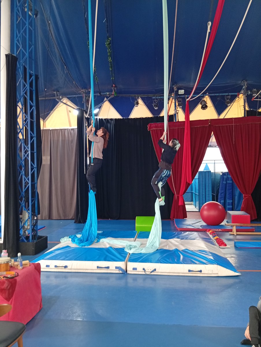FISJ_Madrid's tweet photo. 35 alumnos, usuarios y residentes de la Fundación han participado en dos talleres de Circo Adaptado dentro del proyecto #InclusionArte. Gracias a @carampacirco  por seguir impulsando estos momentos que celebran la diversidad gracias al maravilloso mundo del circo. 💜
#Inclusión https://t.co/xeV8pEz8Hz