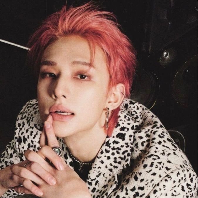 jini3know10's tweet photo. ofc him https://t.co/O20iz4EPIb
