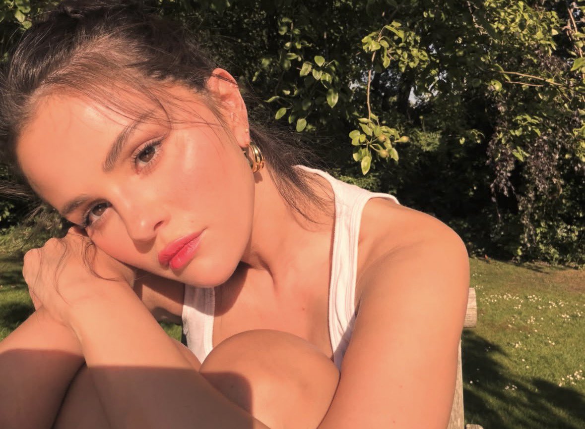 Selena Gomez Brasil tweet media