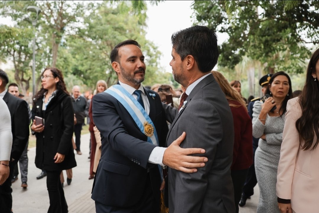 ConsulparRcia's tweet photo. Actos oficiales celebrados por el 25 de Mayo. Día de la Patria Argentina, realizados en la capital de la Provincia de Corrientes, presididos todos por el Gobernador Juan Pablo Valdés. https://t.co/pmJ4uMlJRY