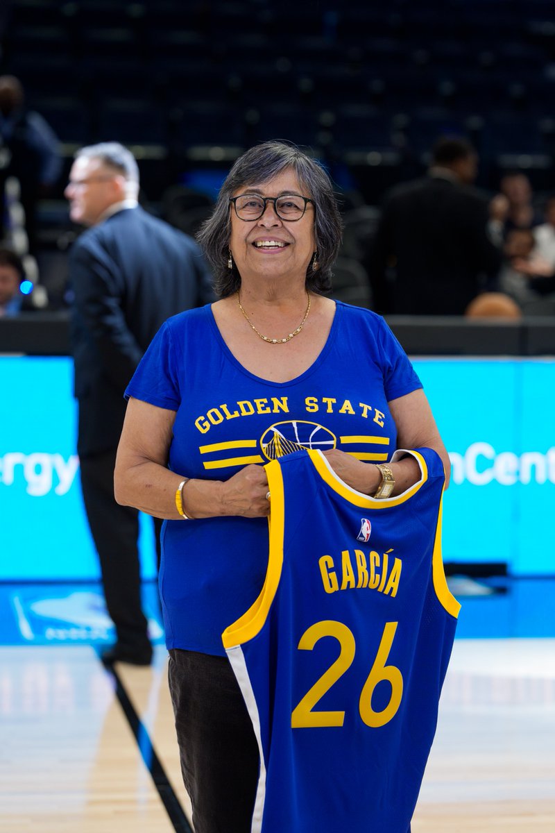 DubsCommunity's tweet photo. Impact Warrior Presented by PG&E. 

Jane García has been the CEO of La Clínica de la Raza for over 40 years. Jane has grown the organization into a Bay Area powerhouse for health equity. Under her leadership, La Clínica provides high-quality care to over 82,000 patients annually across 35 sites, ensuring access for all regardless of income. We celebrate her tireless advocacy for our underserved neighborhoods. The Warriors and PG&E would like to thank you for your contributions to the community.
