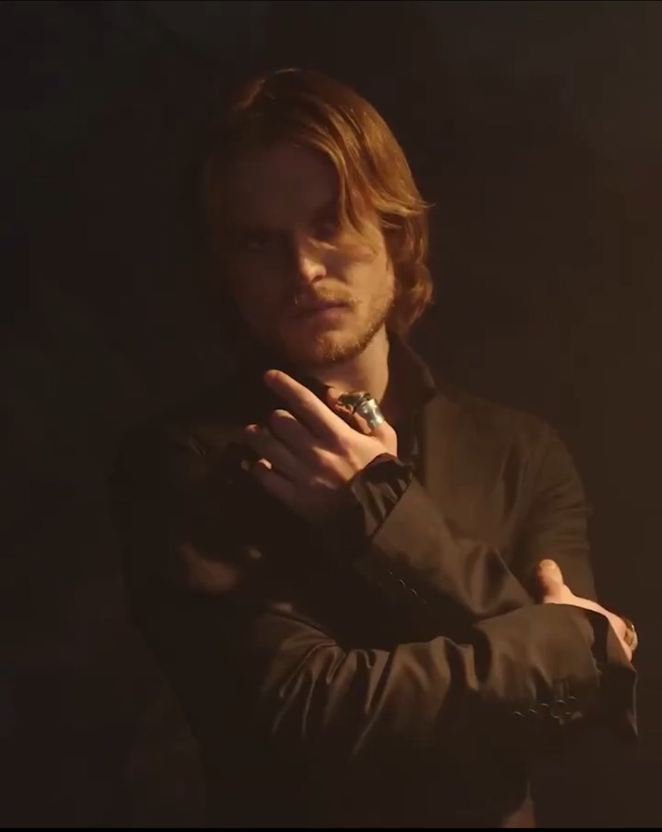 tom glynn-carney files 🤍 tweet media