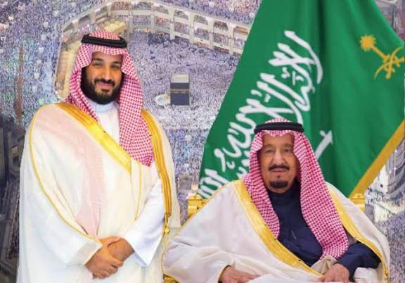 Naserabuhaimed's tweet photo. في هذه الأيام المباركة، أرفع خالص التهاني وصادق الدعوات إلى مقام مولاي #خادم_الحرمين_الشريفين، وإلى سمو سيدي ولي العهد ـ أيدهما الله ـ بمناسبة حلول #عيد_الأضحى_المبارك، سائلًا الله أن يجزيهما خير الجزاء على ما يوليانه من عناية واهتمام بخدمة الحجاج ورعاية الحرمين الشريفين، وأن يديم على المملكة عزّها وأمنها ورخاءها، وأن يعيد هذه المناسبة المباركة على الجميع بالخير واليُمن والبركات.