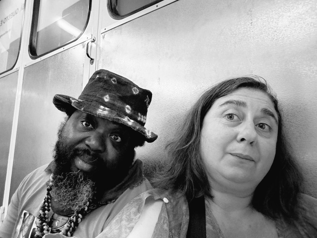 jorus29's tweet photo. Avec la Conteuse Liuba Scudieri , artiste et anthropologue napolitaine https://t.co/CRIS8Lf8kQ