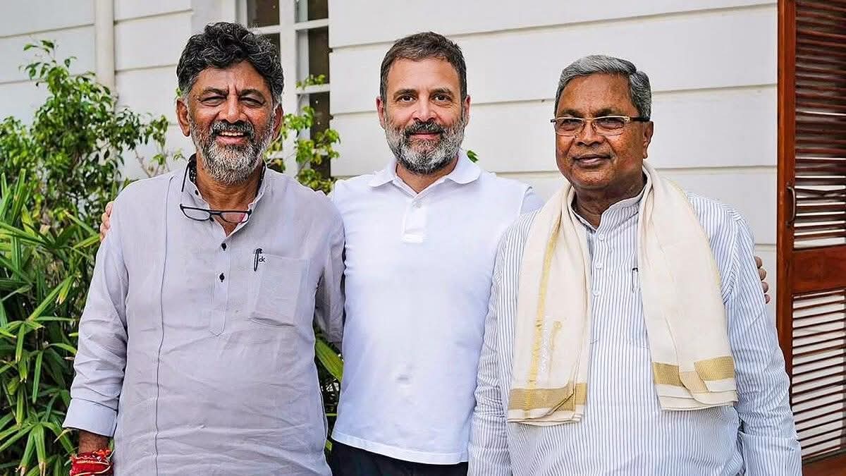 journalistfiroz's tweet photo. आखिरकार कर्नाटक में @RahulGandhi की कोशिशें काम आईं, दिल्ली में चली मैराथन बैठकों के बाद आखिकार सिद्धरमैया मुख्यमंत्री पद छोड़ने के लिए राजी हो गए बताते हैं.. चर्चा है कि उन्हें कर्नाटक से राज्यसभा भेजकर नेता प्रतिपक्ष बनाया जा सकता है.. https://t.co/EqtXX3c90m