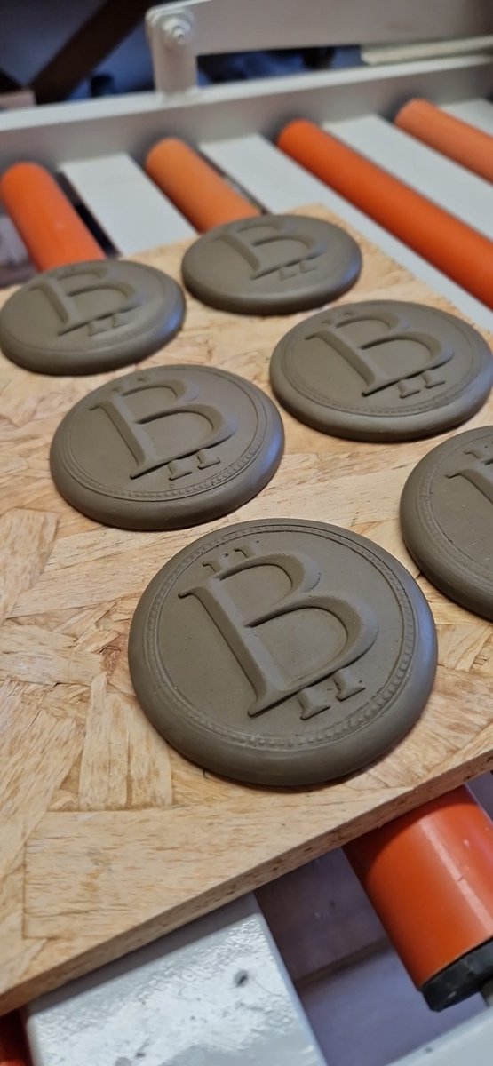 AntoniBatzu's tweet photo. Forging Shields for my army! https://t.co/ZuwdSIEE7U