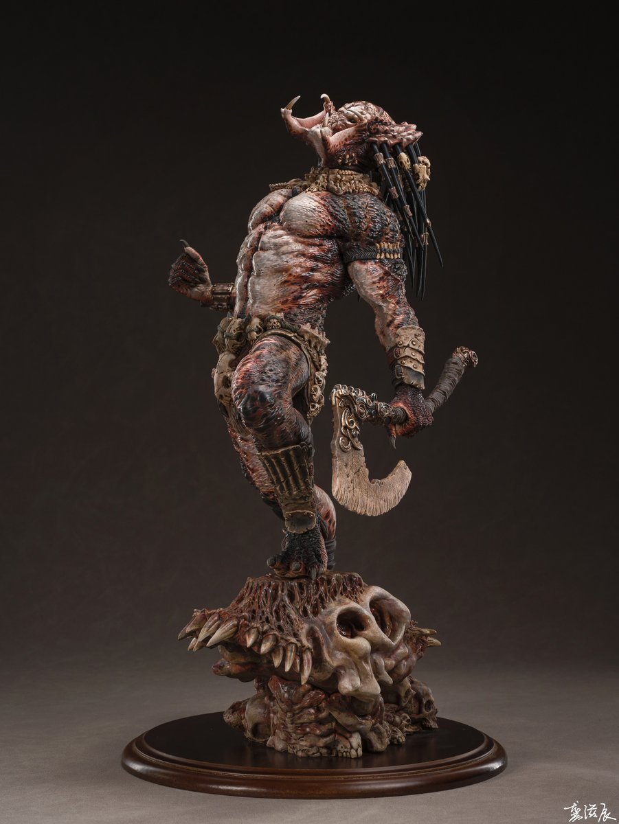 King skull Valdezz paint. Sculpture by Narin. Polystone kit