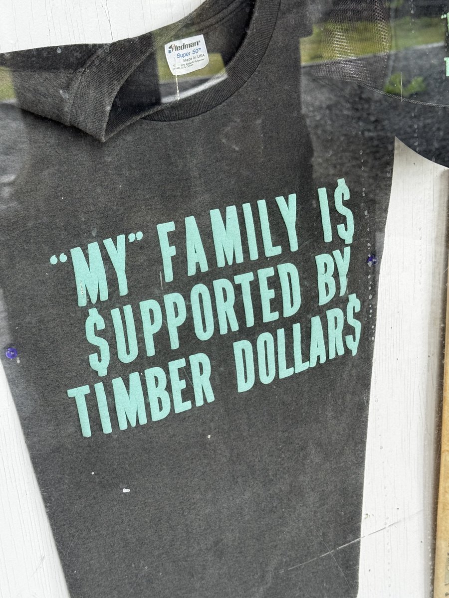 amforest_org's tweet photo. Across the rural West, forestry continues to provide family wage jobs in logging, trucking, sawmills, manufacturing, and forest management. These are the jobs that keep small towns working, support local businesses, and help families stay in the communities they call home. https://t.co/yjU1pW1zUu