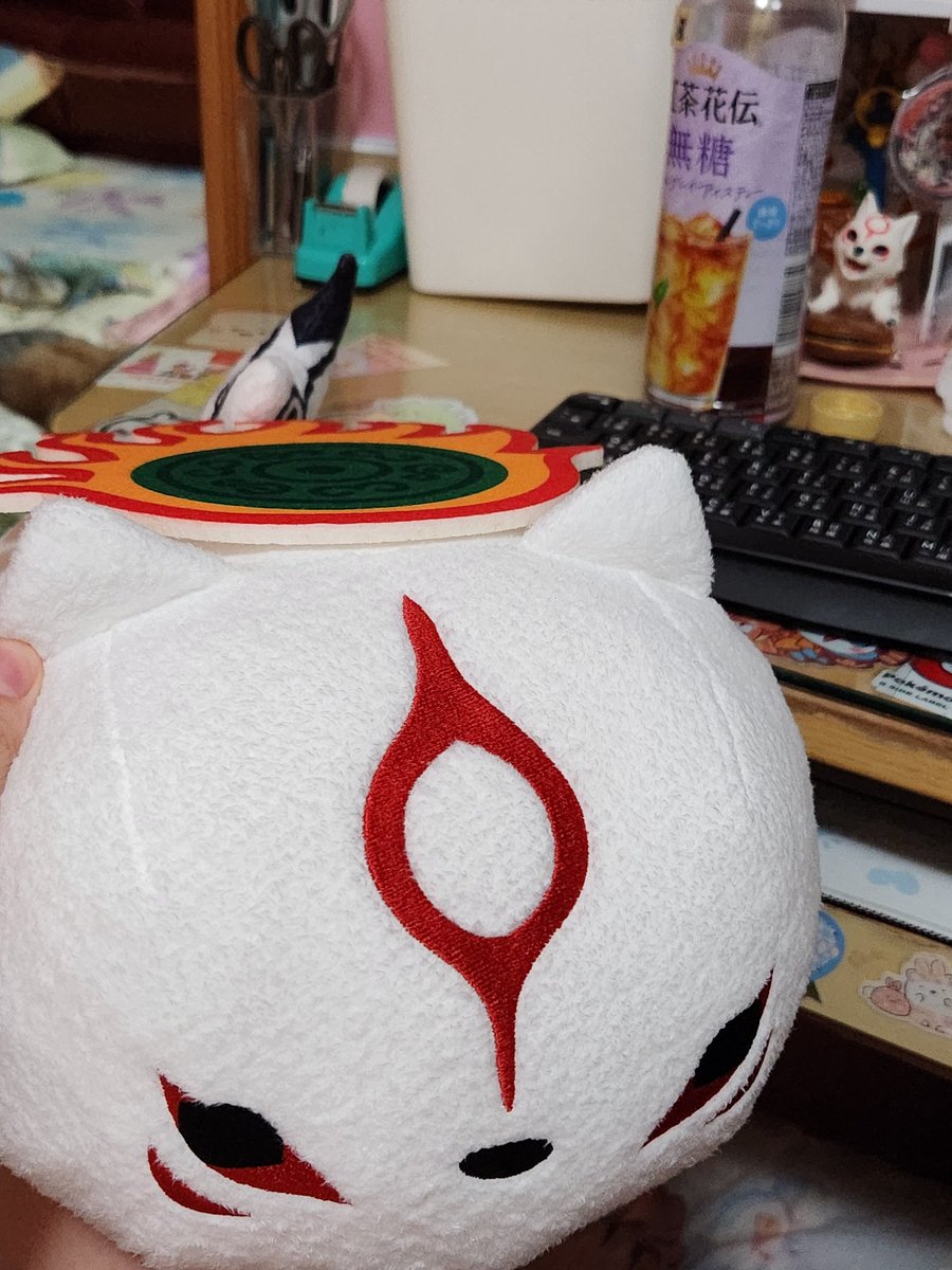 CuteChiikabu's tweet photo. I rely on my friend to buy  #Okami 新品 key chain and a huge 天照 in Tokyo Shibuya capcom store!!!  ✨✨OMGGGG!!HAPPY😭😭😭🙏
And,she drew for me😂She said she loves 天照「無禮」,so she drew it https://t.co/DNbHmutSI5