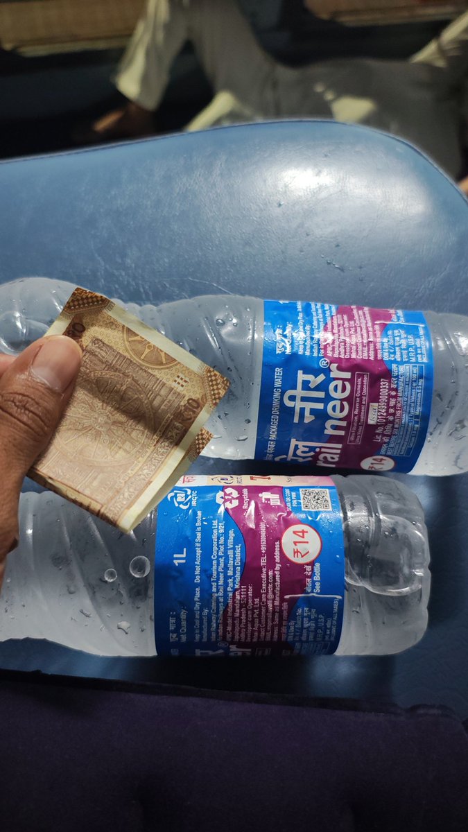 NDoifode23569's tweet photo. @IRCTCofficial  I just bought water bottle 2 he taken 40 rs I gave him 50 rs he give me only 10 rs bake I ask for another my money so he said 20 rs for 1 why ?? On the bottel is clearly mentioned 14 rs ? Then why this over charge? @IRCTCofficial PNR:4338660435 https://t.co/z876u7V9S5