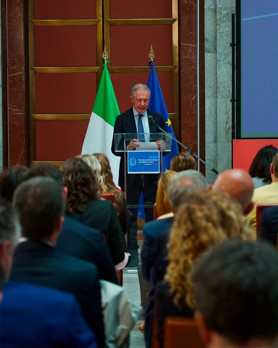 ConfindustriaDM's tweet photo. 📊 Oltre 4.600 imprese, quasi 134 mila occupati, 7,8 miliardi di produzione e una filiera che vale oltre 18 miliardi di euro: il settore dei dispositivi medici si conferma una leva strategica per competitività, innovazione e sviluppo industriale del Paese. 

Oggi, nel corso dell’evento “Dispositivi medici e competitività industriale: il ruolo strategico del settore in Italia”, presso il @Ministero delle Imprese e del Made in Italy, sono stati presentati il Rapporto PRI 2026 e l’Indagine su costi delle materie prime, energia e impatto dazi del Centro Studi di #ConfindustriaDM. #noicisiamo 

#fareimpresainsieme