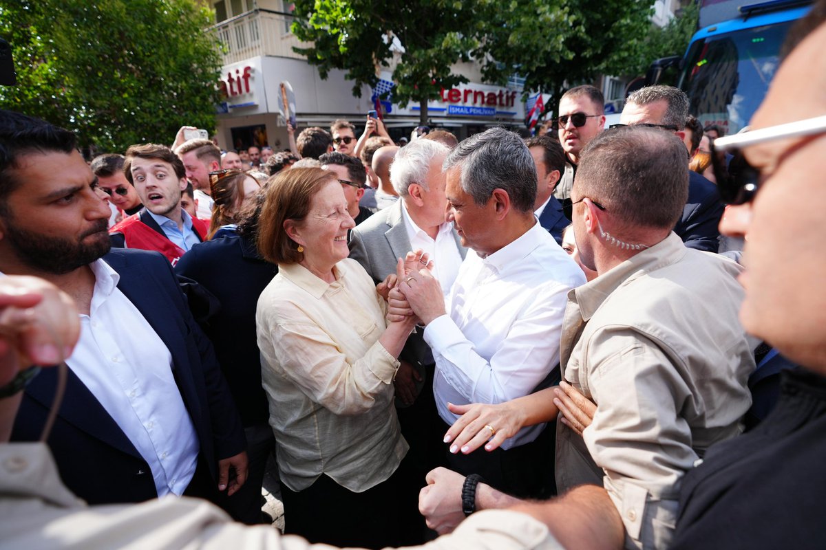 SelmaKavaf's tweet photo. Milletin umudunu, halkın sevgisini ve değişim iradesini her adımda görüyoruz.

Genel Başkanımız Özgür Özel’in liderliğinde adalet, demokrasi ve refah mücadelesini hep birlikte büyütmeye devam edeceğiz. https://t.co/WCSxHZUFSt