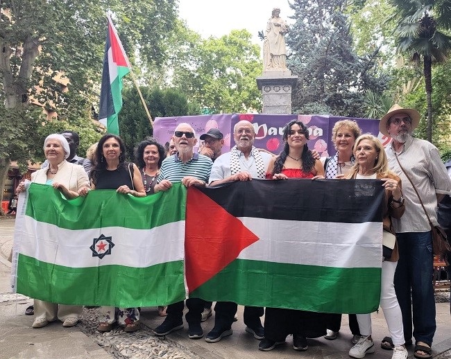 IndeGranada's tweet photo. Granada Abierta: "La fiesta local de Mariana Pineda daría un fuerte impulso a la capital cultural"

✍️La plataforma lamenta que Mariana Pineda sea más reconocida en el Parlamento europeo que en su propia ciudad.  Paco Vigueras firma la crónica del acto👇
https://t.co/vmjEYjzwIE https://t.co/YxOyEx1Ax9