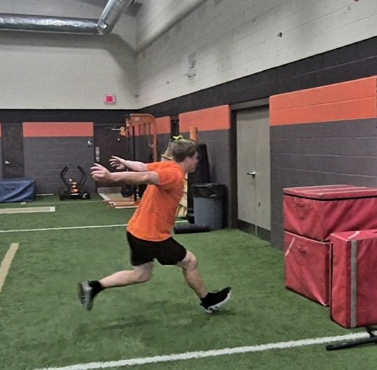 oiler97's tweet photo. @IssacBowen18 along with his VB baseball teammates @ 16-11 on the year and 4th in the BVC ⚾️ 💥 
Football, Basketball, Baseball  Big man maintaining 245lbs throughout the last few months, staying strong and explosive! Freshmen yr is a wrap
@CDog7825  💪🏿  💣 💥 https://t.co/evxezj3wmT