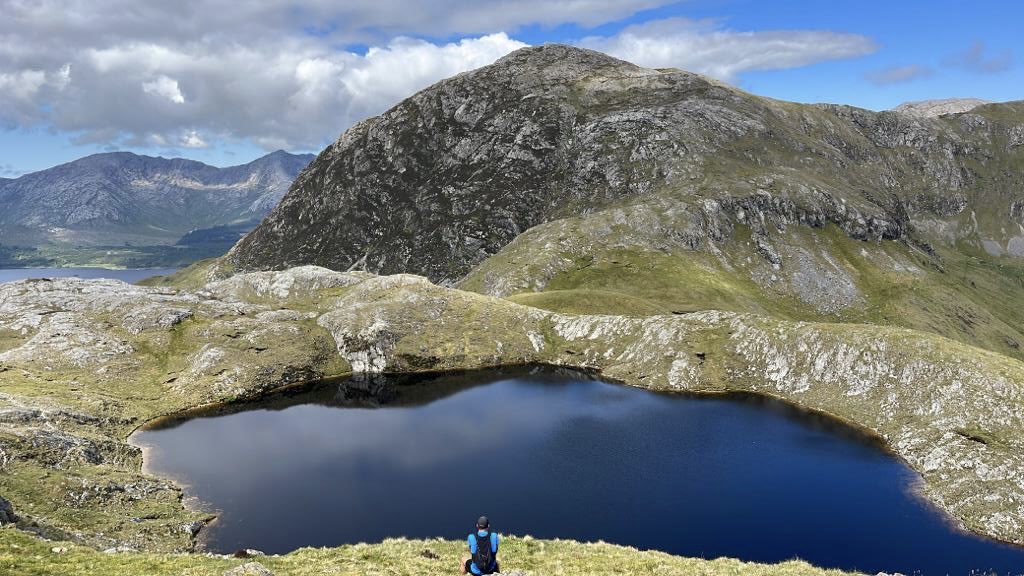 GSheehy's tweet photo. Stop a while at Mám Ochóige #Maumturks #Connemara https://t.co/F45uCwkZ9S