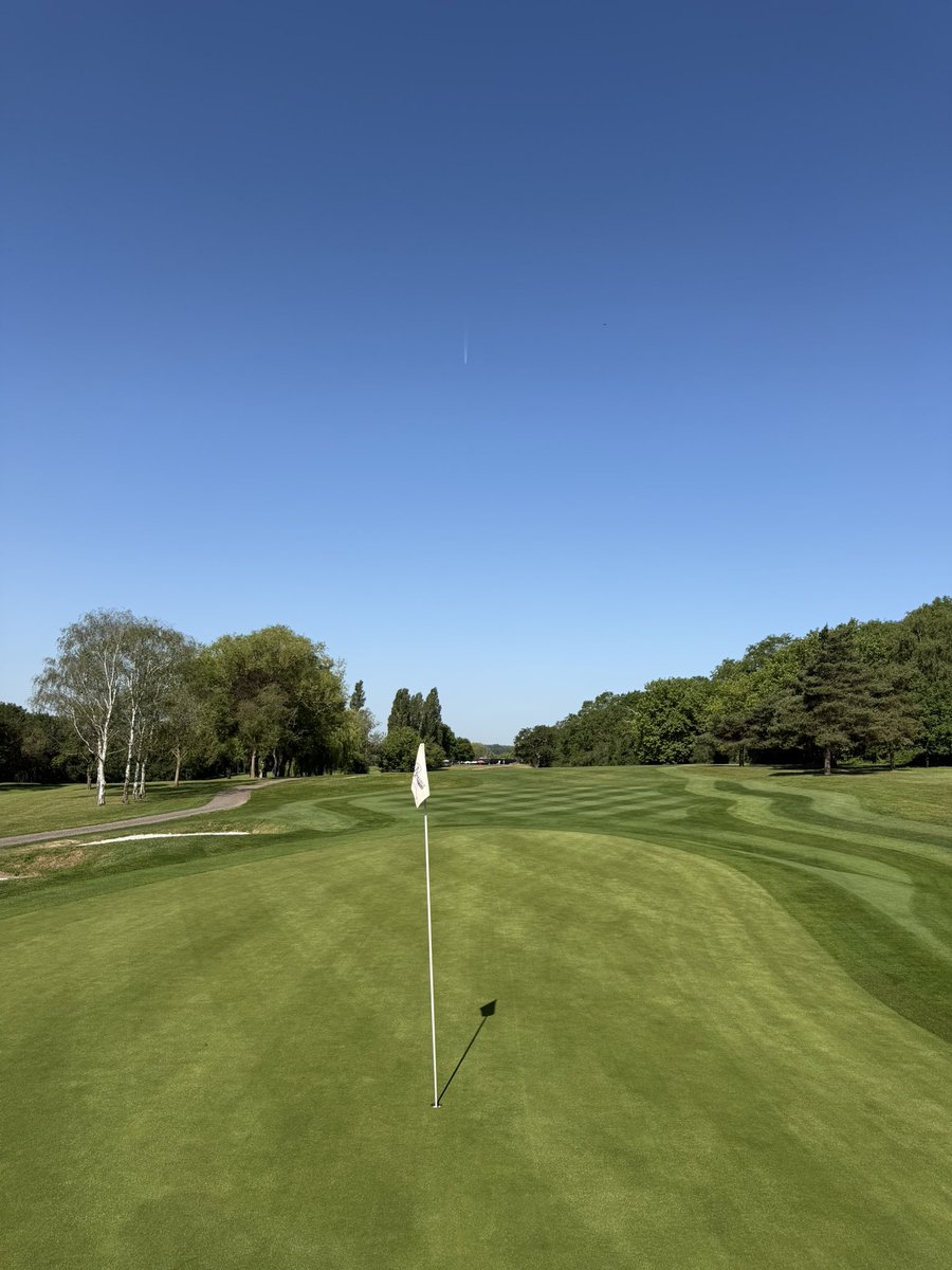 ncd567's tweet photo. Stripes are well and truly back!!🤩☀️ @Abridgegolfclub @abridgegreens https://t.co/Ic9rzEAJxE