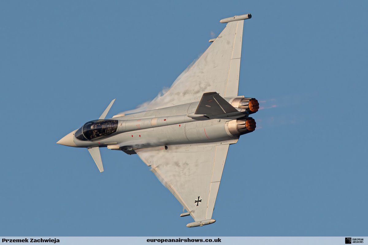 EuroAirshow's tweet photo. ✈️ AIRSHOW NEWS ✈️

The German Air Force Eurofighter Solo Display 🇩🇪 is heading back to Sanicole 🇧🇪.

After its 2024 debut, the Luftwaffe fast jet returns to Hechtel-Eksel on 12–13 September 2026 with full afterburner noise and serious Typhoon power.

👉 https://t.co/jzvO6dkJJV https://t.co/7nGEPNhI0K