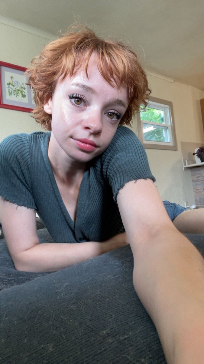 emmyspeens tweet media