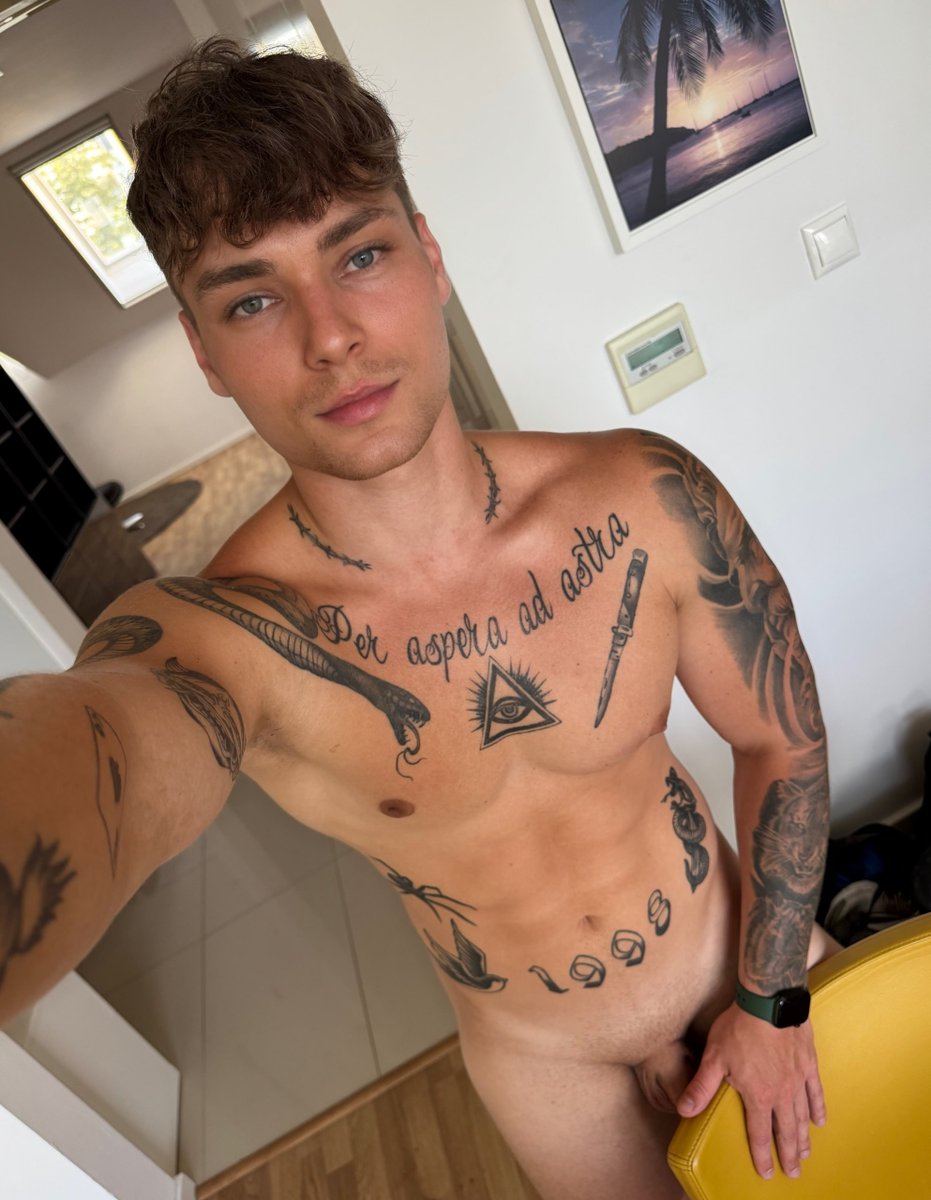 Marine Alex tweet media