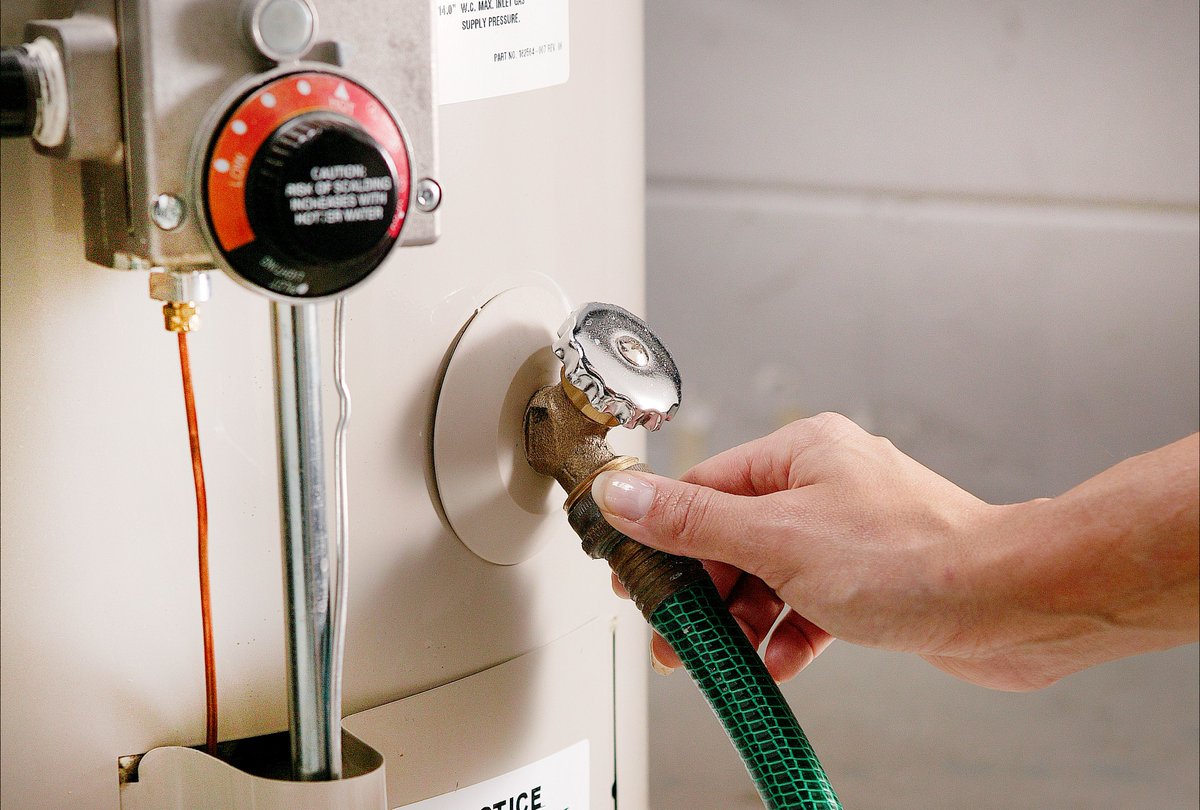 pluggedpiper's tweet photo. Your water heater needs maintenance too 👀

Minerals and sediment slowly build up inside the tank over time, reducing efficiency and shortening its lifespan. 

Flushing helps keep hot water flowing properly 💧

#WaterHeater #PlumbingTips #PluggedPiper
 
https://t.co/JZTZQ7S3oC https://t.co/YFnKMWkVaW