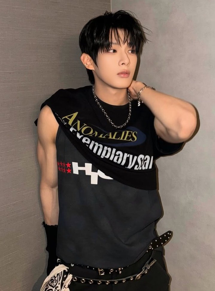 kpop moments that could kill achilleans tweet media