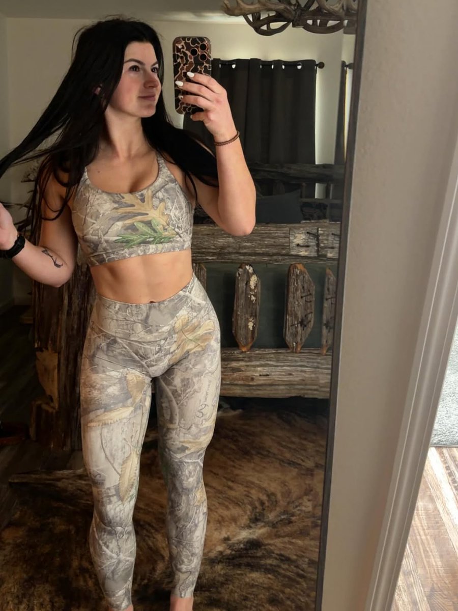 CATFISHGIRH's tweet photo. Faded #realtreeoutdoors athletic set coming soon with the first drop! 👀 Dates coming soon  RT &amp; save post ☕🖤 https://t.co/mbp7jbmH8x